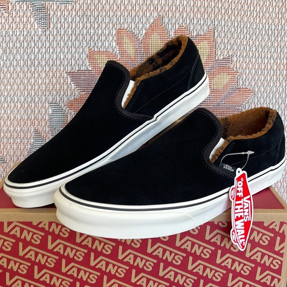 Vans WMNS Classic Slip-On
(Sherpa)Black/Marshmallow
IN0A7VCFABI
Sneakers - Picture 5 of 16